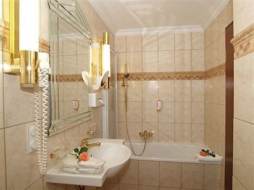 Hotel Kastell Ahlbeck  Екстериор снимка